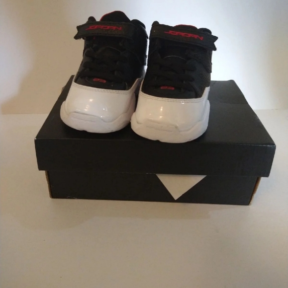 Jordan B'LOYAL - Picture 2 of 3